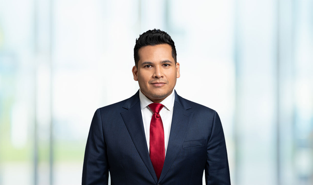 Los Angeles California Attorney Luis Gomez